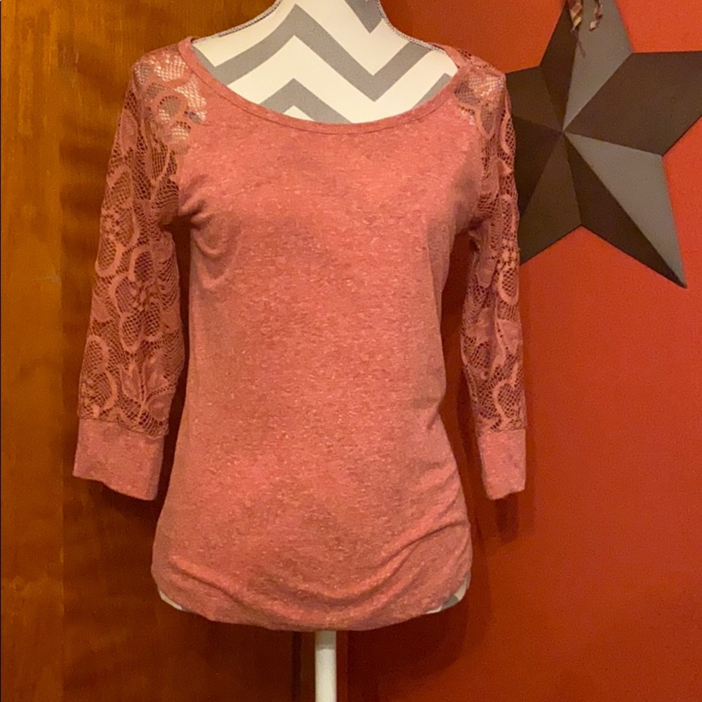 Lace Quarter Sleeve Top